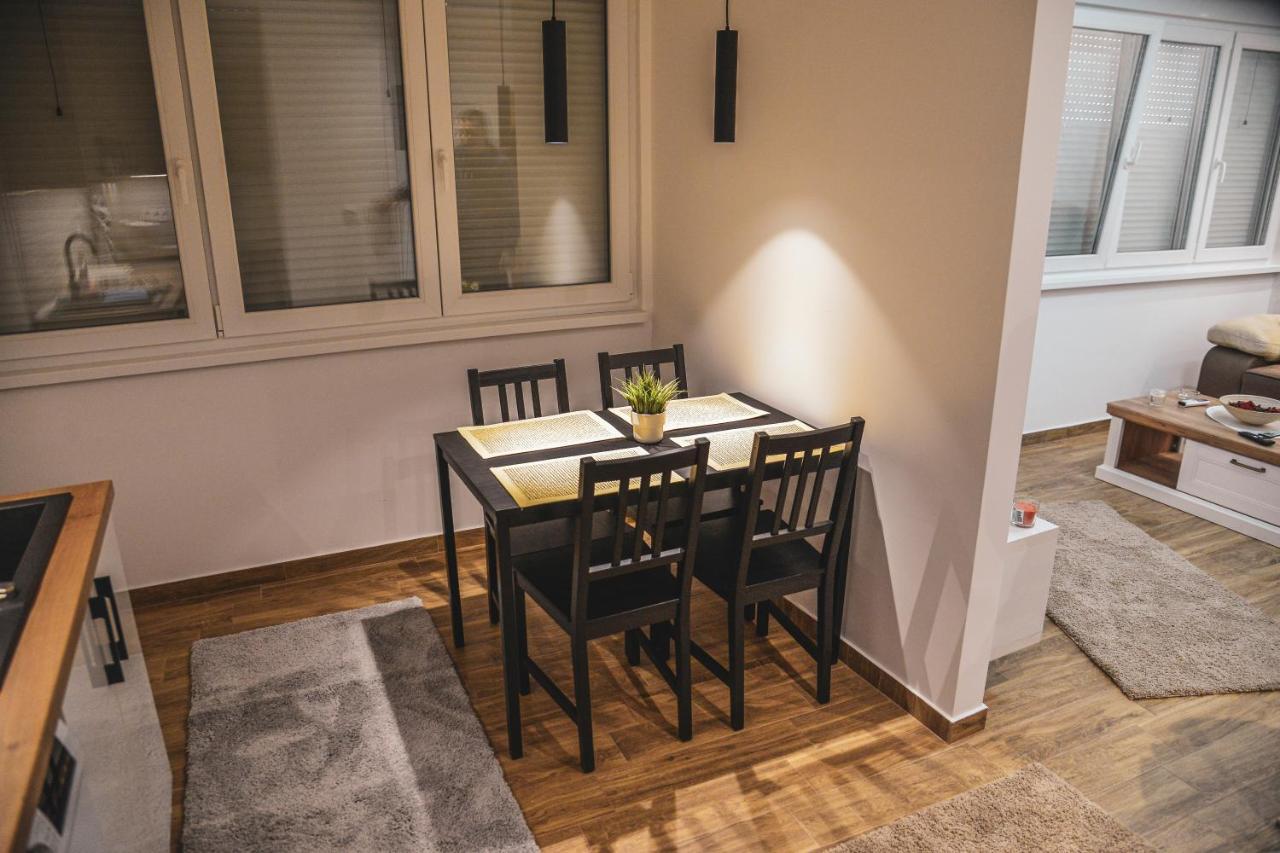 Apartman Centar Lux Lägenhet Smederevska Palanka Exteriör bild